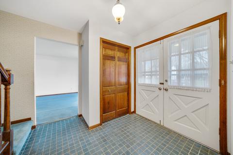 2014 Regency Ct, Geneva, IL 60134 photo 2