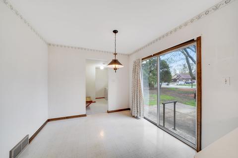 2014 Regency Ct, Geneva, IL 60134 photo 9