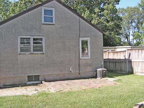 2827 2nd St, Peru, IL 61354 photo 2