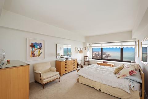 175 E Delaware Pl #7104, Chicago, IL 60611 photo 6