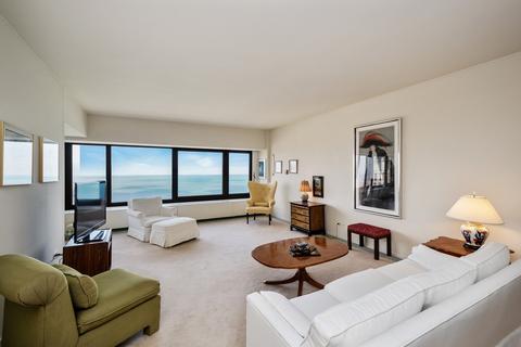 175 E Delaware Pl #7104, Chicago, IL 60611 photo 3