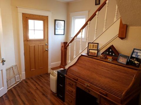 911 E 3rd St, Sterling, IL 61081 photo 2
