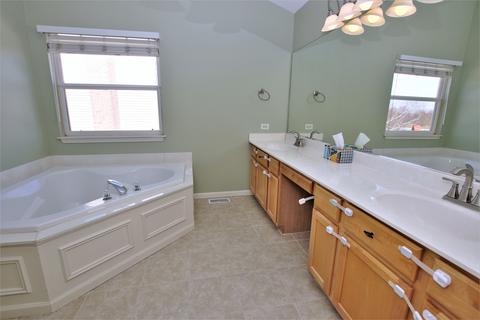 4700 Whitehall Ct, Algonquin, IL 60102 photo 18