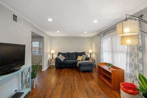 9112 Ewing Ave, Evanston, IL 60203 photo 2