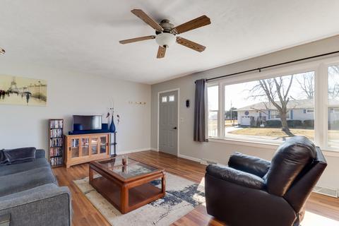 711 E 4th St, El Paso, IL 61738 photo 4