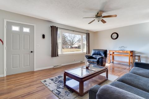 711 E 4th St, El Paso, IL 61738 photo 6