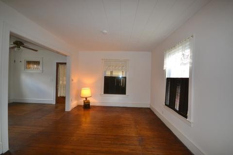 3 S Alfred Ave, Elgin, IL 60123 photo 5
