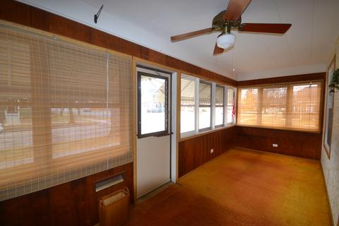 3 S Alfred Ave, Elgin, IL 60123 photo 16