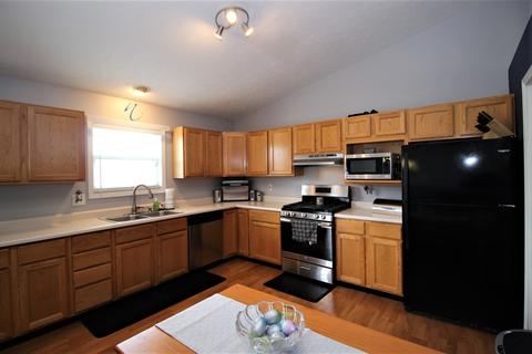 39 Rounds Rd, Bloomington, IL 61704 photo 3