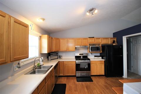 39 Rounds Rd, Bloomington, IL 61704 photo 4