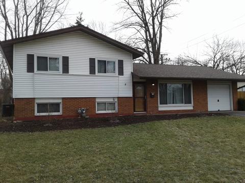 685 Flagstaff Ln, Hoffman Estates, IL 60169 photo 1