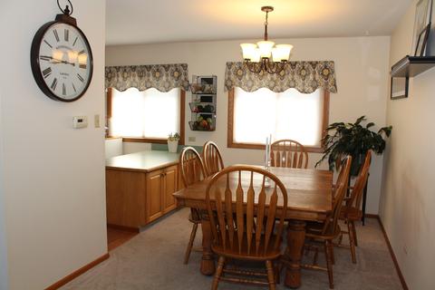 685 Flagstaff Ln, Hoffman Estates, IL 60169 photo 5