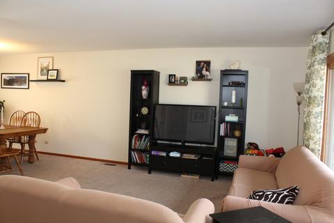685 Flagstaff Ln, Hoffman Estates, IL 60169 photo 4