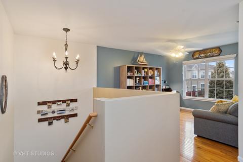 583 Declaration Ln, Aurora, IL 60502 photo 8