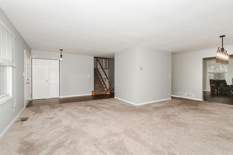 237 S Park Place Dr, Bartlett, IL 60103 photo 4