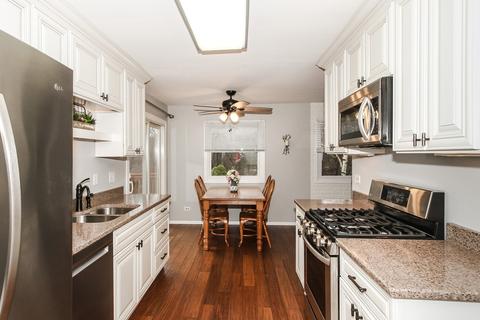 237 S Park Place Dr, Bartlett, IL 60103 photo 9