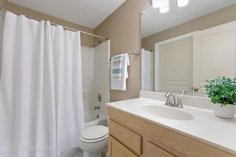 838 Coronado Ct, Elgin, IL 60123 photo 8