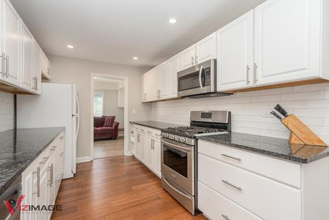 2035 Glencoe St, Wheaton, IL 60187 photo 5