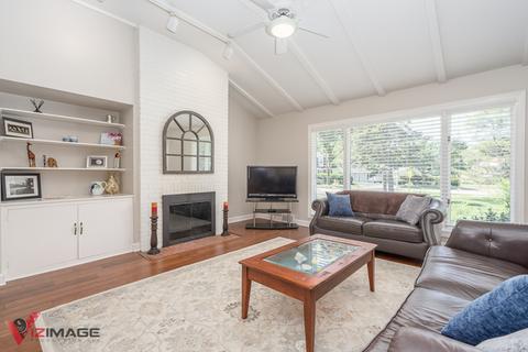 2035 Glencoe St, Wheaton, IL 60187 photo 2