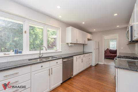 2035 Glencoe St, Wheaton, IL 60187 photo 4