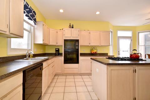 1465 Falcon Ln, Hoffman Estates, IL 60192 photo 12