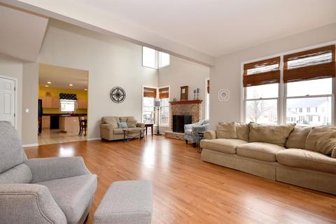 1465 Falcon Ln, Hoffman Estates, IL 60192 photo 5