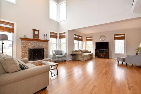 1465 Falcon Ln, Hoffman Estates, IL 60192 photo 3