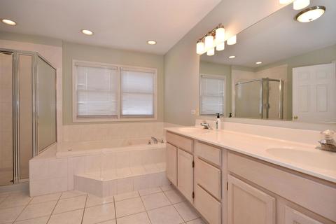 1465 Falcon Ln, Hoffman Estates, IL 60192 photo 23