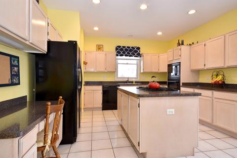 1465 Falcon Ln, Hoffman Estates, IL 60192 photo 10