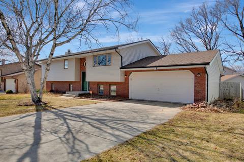 323 S Bone Dr, Normal, IL 61761 photo 2