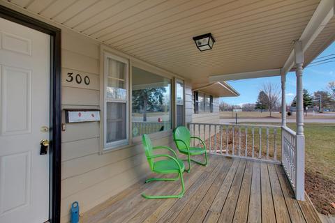 300 Warren Ave, Normal, IL 61761 photo 4