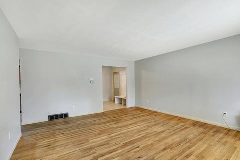 300 Warren Ave, Normal, IL 61761 photo 7