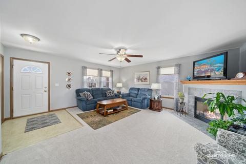 1090 Griffith Ave, Elburn, IL 60119 photo 4