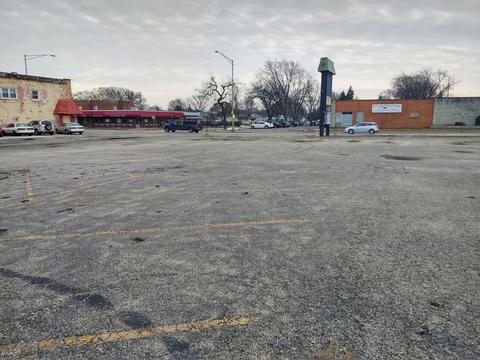 1374 E Oakton St, Des Plaines, IL 60018 photo 1