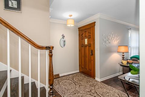 914 N Main St, Wheaton, IL 60187 photo 3