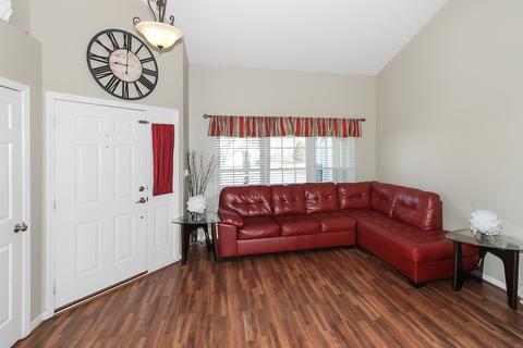 835 Violet Cir, Naperville, IL 60540 photo 2
