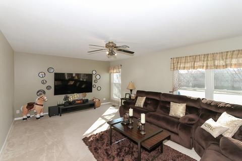 835 Violet Cir, Naperville, IL 60540 photo 8