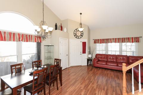 835 Violet Cir, Naperville, IL 60540 photo 4