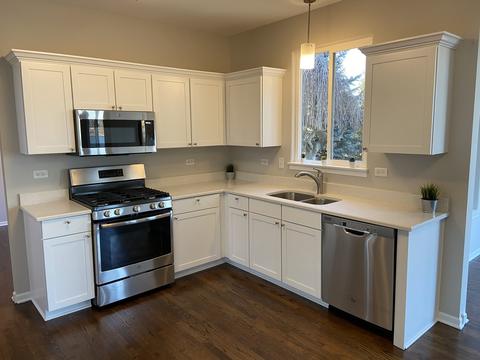 7607 Red Oak Dr, Plainfield, IL 60586 photo 2
