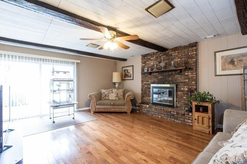 180 Pleasant St, Hoffman Estates, IL 60169 photo 8