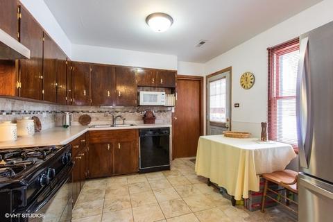 180 Pleasant St, Hoffman Estates, IL 60169 photo 4