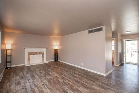 2 Crestwood Ct, Normal, IL 61761 photo 3
