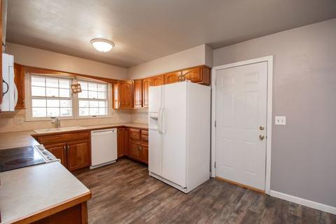 2 Crestwood Ct, Normal, IL 61761 photo 9