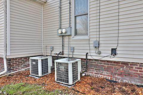608 W Columbia Ave, Champaign, IL 61820 photo 18