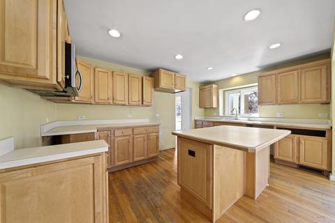 1804 N Summit St, Wheaton, IL 60187 photo 8