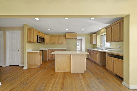 1804 N Summit St, Wheaton, IL 60187 photo 7