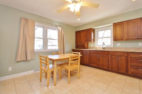 110 Robinson Dr, Morris, IL 60450 photo 9