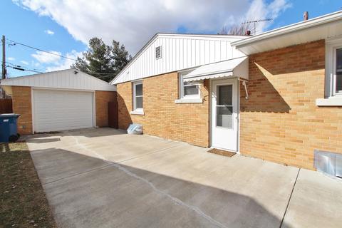 110 Robinson Dr, Morris, IL 60450 photo 3
