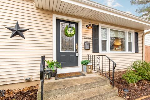 1336 N Eagle St, Naperville, IL 60563 photo 2