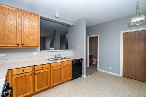 1921 Concord Dr, Mchenry, IL 60050 photo 9